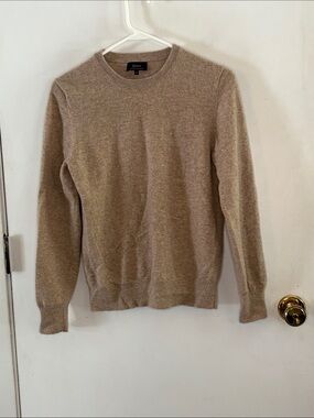 Quince light brown Mongolian cashmere crewneck sweater Size Medium